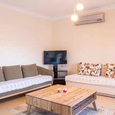Gorgeous Separate With Pool In Apartment *