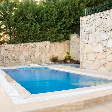 Apartment Gorgeous Separate With Pool In *